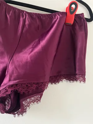 Victoria's Secret Burgundy Purple Satin Pajama Shorts Medium Lace Trim Sleepwear thumbnail 2