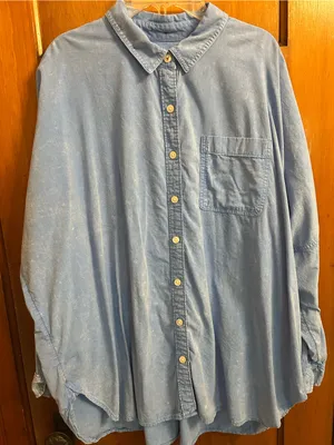 American Eagle Button Down Shirt with Cute Heart Details, Excellent Condition thumbnail 1