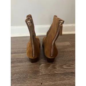 The Lexie Ankle Boot in Warm Chestnut Suede Size 9 thumbnail 4