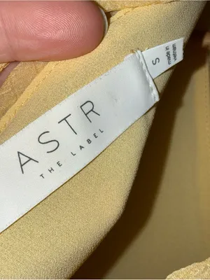 astr the label Yellow‎ Ballon Short Sleeve Tv Neck Top Small thumbnail 3