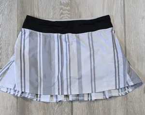 Lululemon Run Pace Setter Skort in Groovy Stripe Nimbus Size 6 W8301R thumbnail 1