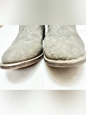 Very G Floral Embossed Ankle Booties in Stone Size 8 thumbnail 14