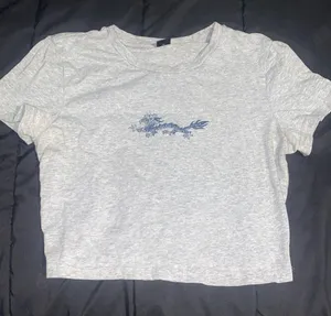 Gray and Cream Short Sleeve Tops thumbnail 5