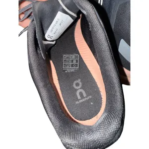 ON Shoes Cloudflow in Rock Peach Women’s Sz. 10 thumbnail 7
