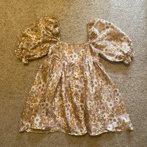 Storia ‼️ Floral Puff Sleeve Babydoll Dress‼️ thumbnail 3