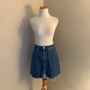 Madewell Rigid Denim A-Line Mini Skirt Medium Wash Raw Hem Size 28 High Rise‎ thumbnail 2