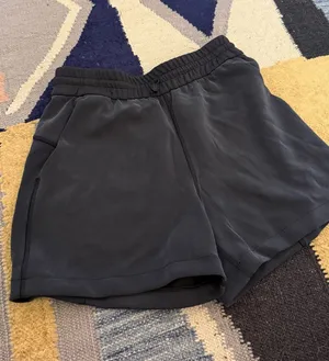 Lululemon Shorts thumbnail 1