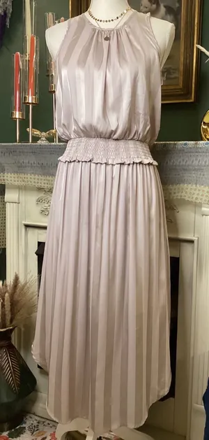 Entro‎ Women Mauve Satin Striped Smocked Waist Pleated Midi Dress Size S D14082 thumbnail 1