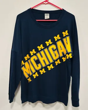 Victoria’s Secret pink U of M Navy Michigan Sweatshirt! Size medium thumbnail 1