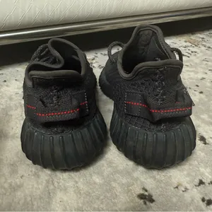 Adidas Yeezy Boost 350 V2 Black thumbnail 6