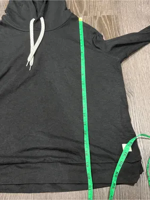 Vuori Black Heather Halo Essential Hoodie thumbnail 12