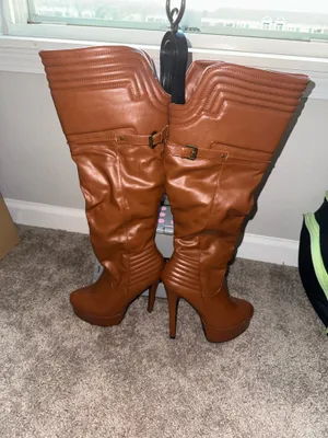 Jessilyn Brown Knee High Stiletto Boots Size 6.5-7 thumbnail 2