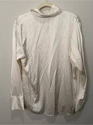 Abercrombie & Fitch Ivory Satin Button Down Blouse Shirt Size‎ Large thumbnail 4