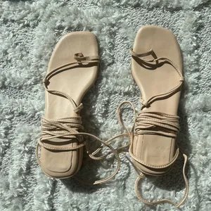 Jeffrey Campbell Agate Leather Low Block Heel Wrap Up Sandals thumbnail 2