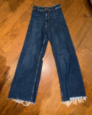 High Rise Jeans thumbnail 1