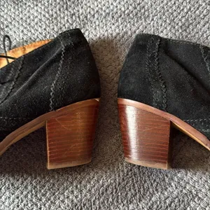 Madewell 1937 Black Suede Lace Up Stacked Block Heel Ankle Booties‎ 6.5 thumbnail 4