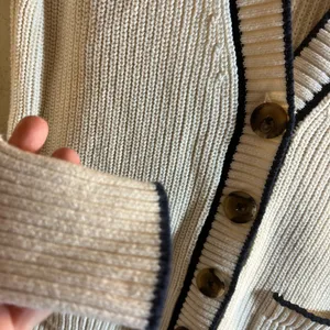 Old Navy Cream and Black Cardigan Sweater with V-Neck and Textured Knit thumbnail 6