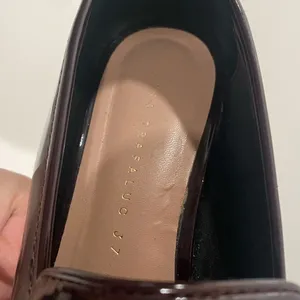 Zara Trafaluc Burgundy Patent Leather Tassel Loafers in EU 37 Women’s 7 Platform thumbnail 3