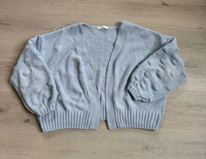 moon & madison Light Gray Open-Front Bubble Sleeve Cardigan thumbnail 1
