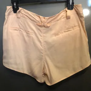 Alice + Olivia peach pink silk shorts hotpants thumbnail 3