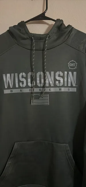 Fanatics Wisconsin Badgers Salute to Service Camo Hoodie thumbnail 2