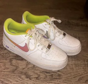 Nike Air Force 1 thumbnail 1