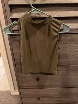 Acemi Olive Green Sleeveless Mock Neck Crop Top thumbnail 2