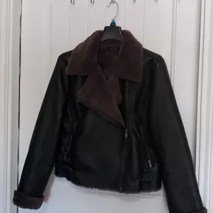 ANA FAUX LEATHER JACKETSIZE LARGE thumbnail 7
