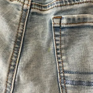 American Eagle Hi‎ Rise Shortie Light Wash Size 6 - Super Super Stretch thumbnail 4