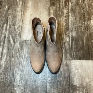 Sonoma Tan Ankle Boots Size 6.5 thumbnail 16