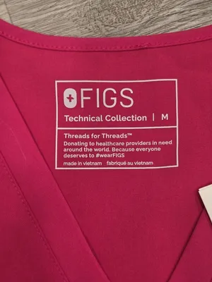 Figs NWT Catarina One-Pocket Womens Scrub Top Technical Collection Pink Medium thumbnail 3