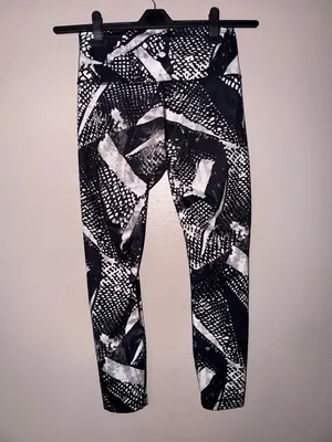 lululemon athletica Black & White Abstract High-Rise Leggings thumbnail 4