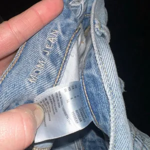 American Eagle distressed size 6 normcore mom jeans thumbnail 2