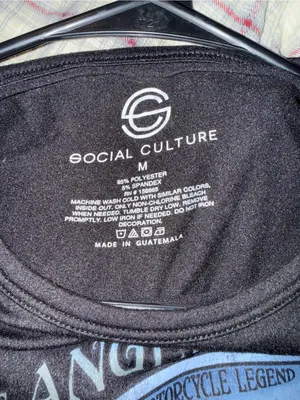 Social Culture Black 'California 1970' Graphic Pointed-Hem Crop Top thumbnail 3