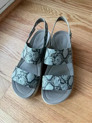Crocs Brooklyn Low Wedge Sandals Snakeskin Platform Wedge Comfy - Size 7 thumbnail 2