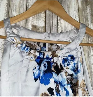 White House Black Market Lavender Floral Sleeveless Blouse •XS thumbnail 6