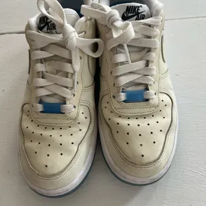 Women’s Nike Air Force 1, color change pastel size 6 thumbnail 2