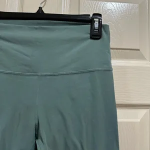 Lululemon Align Pant II 25" leggings light green size 10 thumbnail 2
