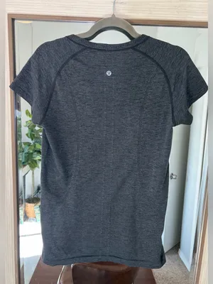 Lululemon Swiftly Tech Short Sleeve 2.0 Race Graphite Grey Silver Drop size 10 M thumbnail 2