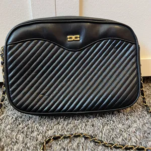Daniella Bag Vintage Black Vegan Leather‎ Quilted Crossbody Chain Purse thumbnail 2