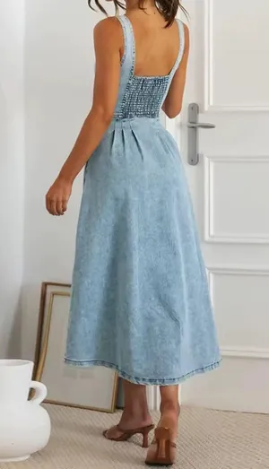 Boutique Light Blue Denim Button Front Sleeveless Midi Dress w/ Pockets thumbnail 5