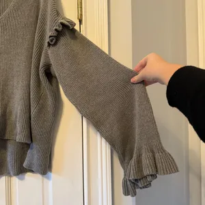 Umgee Grey Ruffle Wide Long Sleeve Knit Sweater Size Large thumbnail 4