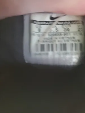 Nike Coral Flyknit Running Shoe with Black Swoosh AirMax Orange And Black Size 8 thumbnail 3