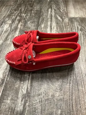 Minnetonka Red Suede Moccasin with Fringe Bow Size 5 thumbnail 9