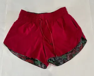 Lululemon Choose A Side Short‎ 3" - Reversible - Size 4. thumbnail 1