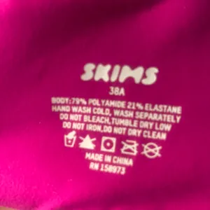 SKIMS T-Shirt Bra NWT 38A thumbnail 3