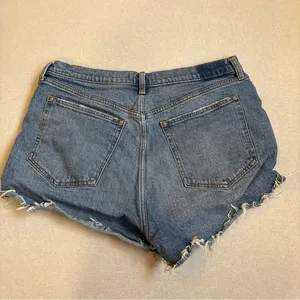 Abercrombie The Mom Short High Rise Denim Shorts thumbnail 2