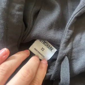 Gymshark Cropped Hoodie thumbnail 4