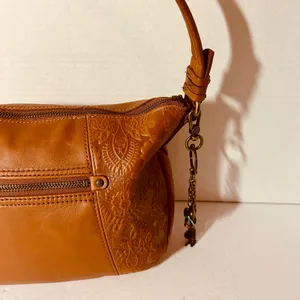 The Sak Sequoia Satchel Leather Embossed Purse Zip Closure +Charm 13” X 8” X 4” thumbnail 4