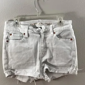 American‎ Eagle Women White Hi-Rise Shortie Shorts Denim size 2 thumbnail 5
